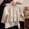 Conjunto de Suéter para Niñas Otoño e Invierno 2026 Nuevo Estilo Coreano Cárdigan de Punto con Lazo Pantalones de Pierna Ancha Conjunto Casual de Dos Piezas