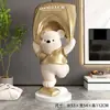 Modelo Novo Alemão 2026 Urso Grande Violento Decoração de Chão para Sala de Estar ao Lado do Sofá com um Toque de Luxo Leve e Sensação de Alto Padrão