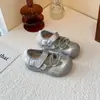 Zapatos Deportivos para Niñas 2026 Nuevo Modelo Infantil Malla Simple Funcionales Primavera y Verano Niñas Plateados Transpirables Casuales Ligeros