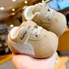 Zapatos para bebé con suelas blandas, antideslizantes, nuevos modelos de primavera y otoño, zapatos para bebé principiante para 1-2 años, zapatos para niño pequeño, zapatos de una sola suela anti-caída