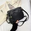 Europeo y Americano Un Hombro Commuter Multicuadrícula Gran Capacidad Simple Retro Tres Capas Todo Combinable Cuero Suave Almacenamiento de Cambio Bolso Bandolera Ligero