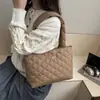 Bolso Tote Simple de Mano Estilo Coreano al Por Mayor Bolso de Mujer 2025 Invierno Nuevo Costuras a Cuadros Bolso de Hombro Bolso Axilar para Viaje