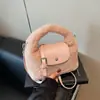 Bolsos de Alta Gama de Nicho de Comercio Exterior para Mujer en Otoño e Invierno 2025 Nuevo Bolso Cruzado de Felpa y Terciopelo Bolso de Hombro Bolso de Bollo de Felpa