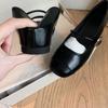 7221 Huidong Yixinda Bico Redondo Quadrado Boca Baixa Prata Sapatos Pequenos de Couro Sola Reta Aumento Sola Macia Mary Jane Sapatos Solteiros para Mulheres