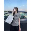 Camiseta Retro com Estampa de Letras para Mulheres Plus Size, Novo Estilo de Verão, Design Versátil, Top de Gola Redonda para Mulheres Ligeiramente Cheias