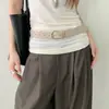 Cinto Simples Bege Estilo Old Money Retrô para Mulheres Toque de Luxo Fivela de Metal Cinto de Couro para Usar com Jeans Acessório Decorativo Tendência