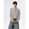 Camisa base casual, moderna y versátil con cuello de botones, camiseta de manga larga de estilo americano simple para hombre, henley de otoño de estilo relajado
