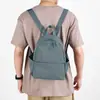 Mochila leve e compacta para homens e mulheres, com design simples, múltiplos compartimentos e adequada para estudantes universitários, atividades ao ar livre e o trajeto diário.