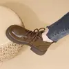 Botas estilo Martin de couro macio da moda, com sola grossa para mulheres, nova coleção outono/inverno 2026, sola macia, estilo britânico, cano baixo e forradas com fleece