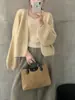 Cárdigan de punto versátil estilo coreano hecho a medida con mangas murciélago holgadas, diseño único, mangas farol, chaqueta suéter texturizada para mujer