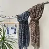 Bufanda Estilo Old Money con Estampado de Leopardo para Mujeres a la Moda, Nuevo Chal y Calentador de Cuello Versátil Otoño/Invierno, Protector de Cuello Vintage de Alta Gama, Moderno