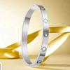 Pulsera de moda transfronteriza pulsera de joyería para mujer pulsera acero inoxidable con taladro hueco hebilla de acero titanio joyería simple coreana