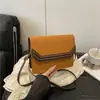 Estilo Minimalista de Nicho Otoño 2026 Nueva Moda Versátil de Alta Gama Lujo Ligero Chic Bolso Pequeño Cuadrado de Hombro Cruzado
