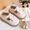 Sapatos Rasos YNXU Sapatos de Couro para Meninas Atacado 2026 Outono Novo Elegantes Sapatos de Princesa com Laço Sapatos de Dança para Crianças Pequenas