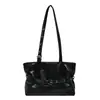 Bolso tote retro de moda transfronterizo para mujer 2026 Otoño nuevo bolso de hombro único con empalme de color liso bolso para el hombro para el trabajo