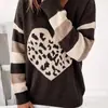 Suéter jacquard con estampado de leopardo en forma de corazón y cuello en V, top pullover holgado con bloques de color, estilo casual de primavera y otoño, jersey de punto con manga de rayas