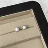 Pendientes Sencillos de Plata Cepillada con Forma de Frijol, Pequeños y Elegantes, Nuevo Estilo Popular, Pendientes de Alta Gama para Mujer, Versátiles para el Uso Diario