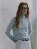 Cárdigan de punto corto de manga larga con cuello alto y rayas azules para mujer, top abotonado único, suave y colorido para principios de otoño