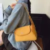Otoño e Invierno 2025 Nuevo Bolso Casual de Color Sólido Simple para Otoño Bolso de Hombro Cruzado Bolso Elegante de Nicho de Alto Valor