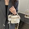 2026 Lenço de Seda Elegante e Simples, Nova Moda Retrô Texturizada Bolsa Transversal de Ombro para o Dia a Dia Bolsa Caixa para Mulheres