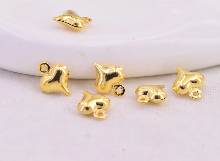 金色饰品