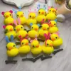 Laço mola tridimensional patinho amarelo grampo de cabelo chapéu pequeno desenho animado patinho pequeno para empurrar pequeno presente outlet de fábrica