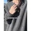 Camiseta de manga larga con cuello en V estilo tweed para hombre, capa base a rayas de bloques de color blanco y negro para otoño, corte relajado, top holgado para pareja, moderno