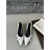Sapatos Rasos Mary Jane Retrô de Primavera e Outono, Confortáveis para os Pés 2026 Sapatos Individuais Femininos Franceses de Nicho Wanwan Mocassins de Solado Macio