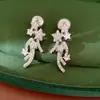 Brincos de Clipe com Pérola em Forma de Gota d'Água Cravejada de Zircônia para Mulheres Sem Orelhas Furadas, Brincos Exquisitos e Estilosos com um Toque de Luxo Leve e de Alta Qualidade, Atacado