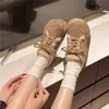 Botas casuais de algodão, com sola grossa, que aumentam a altura, forradas com fleece, quentes, para mulheres, novo estilo de inverno 2026, com cadarço, tênis de treino alemães da moda e estilosos