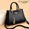 Bolsas de Moda de Luxo para Verão 2025 Novas Bolsas de Mão Retrô Europeias e Americanas Bolsas de Ombro Simples e Versáteis de Grande Capacidade