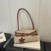 Bolso Pequeño Bajo el Brazo Estilo Chica Picante Retro para Mujer 2026 Nuevo Bolso de Mano para el Trabajo Bolso Baguette Bolso de Hombro con Textura de Otoño