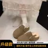 Meias pantufas fechadas no bico, estilo Birkenstock, com sola grossa, forro de pelúcia e pelo, para mulheres, novas pantufas de algodão slip-on para outono e inverno de 2025