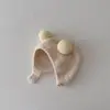 Protetores de ouvido para bebê estilo coreano ins outono e inverno novo chapéu quente à prova de frio confortável para bebê bola dupla macia ponta do pé pegajosa moda