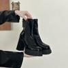 Botas Curtas Pretas de Salto Alto, Estilo Doce e Cool, para Mulheres, Nova Tendência Primavera 2026, Estilo de Rua, Adequadas para Combinar com Saias, Botas que Aumentam a Altura para Pessoas Baixas