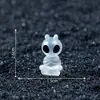 Nuevo producto transfronterizo: Figuritas de alienígenas que brillan en la oscuridad, decoraciones de paisajismo de jardín DIY, adornos colgantes y figuritas en miniatura para escritorio