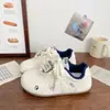 Nuevos Zapatos Deportivos Casuales de Comercio Exterior Primavera/Verano 2026 Zapatos Amarillos Feos Lindos para Mujer Estilo Infantil Zapatos Deportivos Transfronterizos