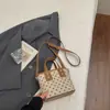 Bolsa de Mão Pequena para Viagens Internacionais para Mulheres, Nova Tendência Verão 2026 Grande Capacidade Bolinhas Bolsa de Ombro Transversal Saco Balde