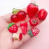 20 Colgantes de Frutas de Resina Roja Cereza Fresa Manzana Pimiento Verdura Colgante Pequeño Accesorios para Joyería DIY