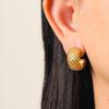 Atacado direto da fábrica Moda transfronteiriça nicho INS brincos de argola c em ouro 18K com malha de diamantes