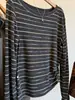 Blusa de Tricô Gola Redonda Manga Longa Listrada Cinza Carvão Estilo Coreano para Mulheres, Início do Outono, Pode Ser Usada Sozinha, Estilo Preguiçoso, Blusa Base Solta