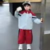 Chaqueta Infantil Set de Letras Niños Primavera Otoño Ropa 2026 Nuevo Bebé Elegante Casual Conjunto de Dos Piezas Moderno