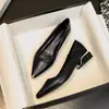 Zapatos de mujer de punta fina de cuero genuino, nuevo modelo primavera 2026, tacón grueso, suela suave, sin cordones, de moda, versátiles, zapatos casuales negros para mujer