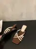 Sandalias de cuña con diseño único de tiras cruzadas y punta cuadrada para mujer, sandalias elegantes de ante con tacón alto que aumentan la altura para uso en exteriores