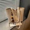 Coleção de outono 2026 transfronteiriça: bolsa tote retrô, versátil, de grande capacidade, perfeita para o trabalho e para ir ao trabalho, bolsa de ombro feminina estilosa