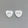 Botões de resina em formato de coração perolados de alta qualidade, adequados para camisas, cardigãs de manga curta e suéteres, botões coloridos de dois furos para DIY feitos à mão