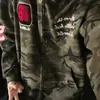 Ropa exterior versátil estilo Hong Kong para primavera/otoño 2026: sudadera con capucha holgada de diseño de letras estampado de moda para hombre