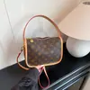 Bolso Vintage de Lujo con Monograma para Mujer 2026 Nuevo Modelo Forma de Almohada Retro Gran Capacidad Bolso de Hombro Bajo el Brazo Versátil Bolso Cruzado