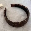 Clip Triangular Floral de Diseño Retro Otoño e Invierno Coreano Elegante Versátil Pinza de Tiburón para Cola de Caballo Pinza para el Cabello Maillard