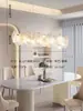 Lámpara de araña estilo francés para sala de estar 2025 Modelo nuevo Luz principal Luz creativa Lujo ligero Estilo crema Pasillo Lámpara de cristal Comedor de alta gama Dormitorio